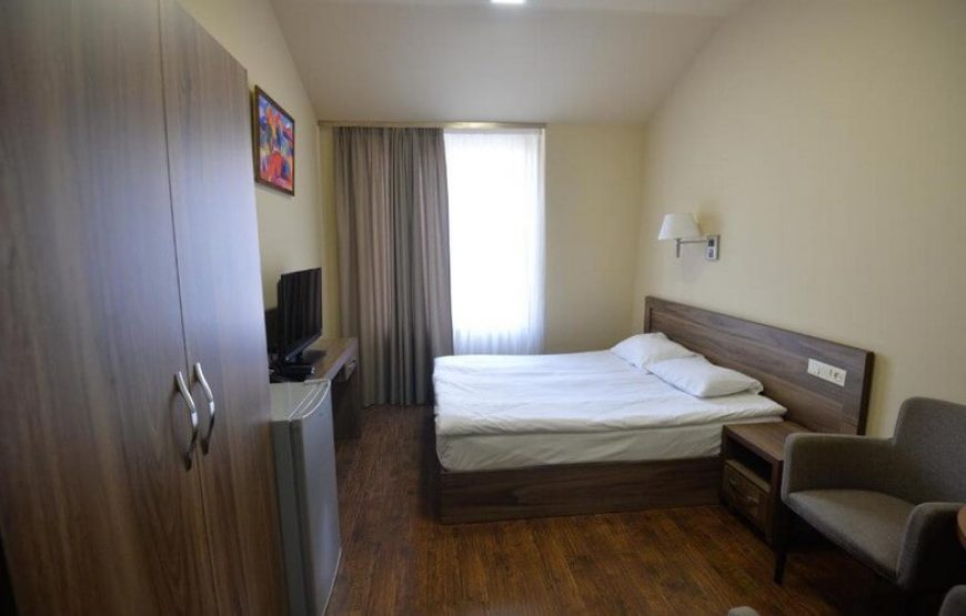 اتاق هتل دلوکس ایروان /  Yerevan Deluxe