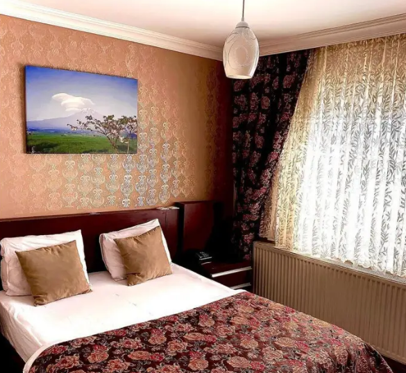هتل سمیرا وان/semira hotel van