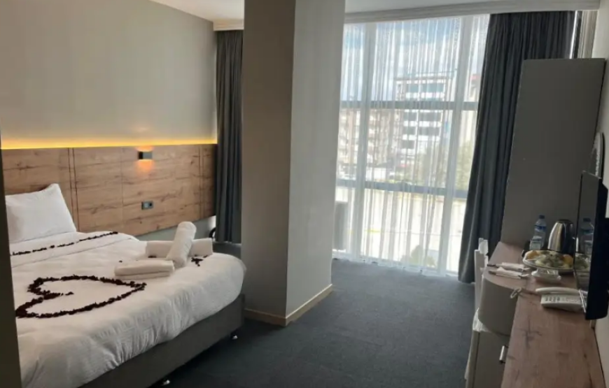 هتل نیلز وان/nils van hotel