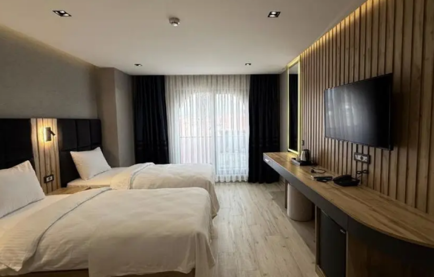 هتل کاراجا وان/KARAJA HOTEL VAN