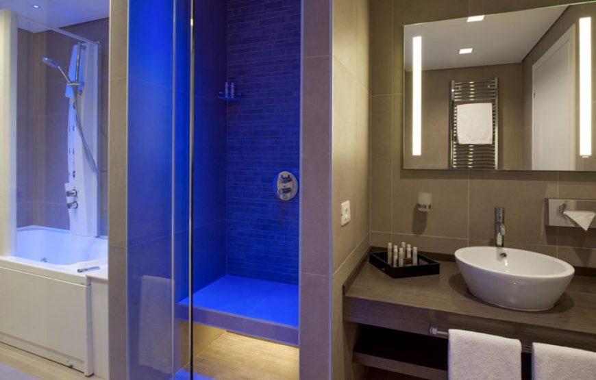 هتل  دابل تری بای هیلتون ایروان / DoubleTree by Hilton Yerevan