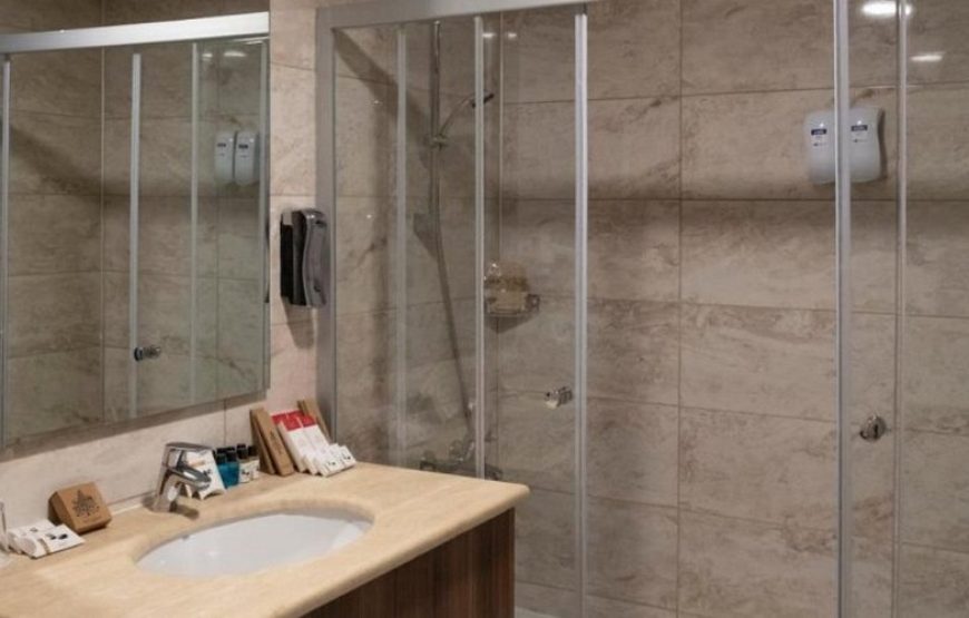 هتل هالیدی ریزورت بدروم /  Holiday Resort & Spa hotel Bodrum